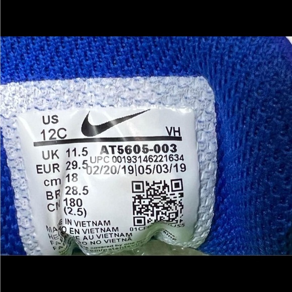 Nike Air Zoom Victory Black/Racer Blue/Aurora Kids
Boys Size US 12C - Picture 4 of 6